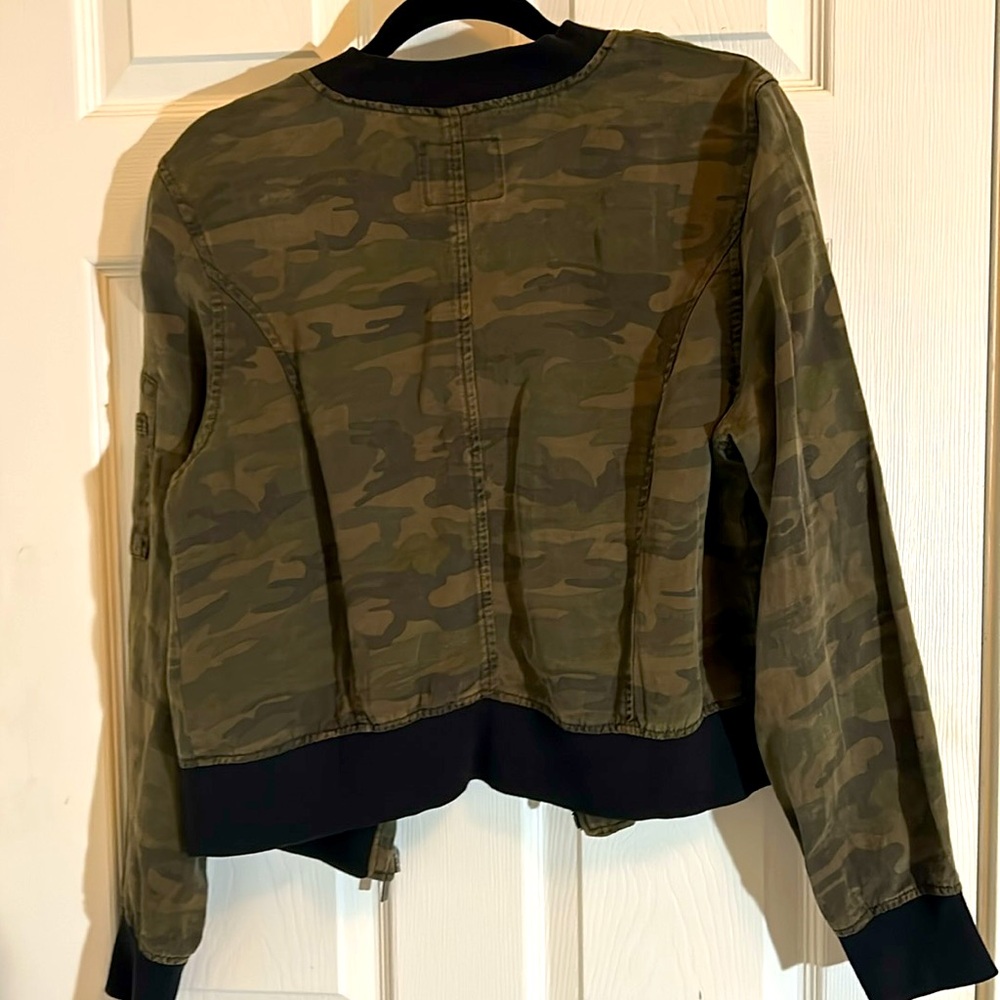 Lightweight jacket - Picture 4 of 5